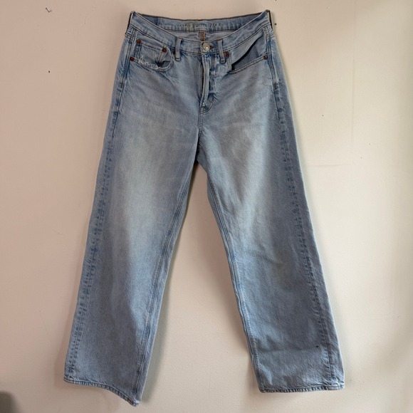 American Eagle Outfitters Denim - American Eagle AE High-Waisted Wide Leg Jeans Light Wash Size 2 Good Condition